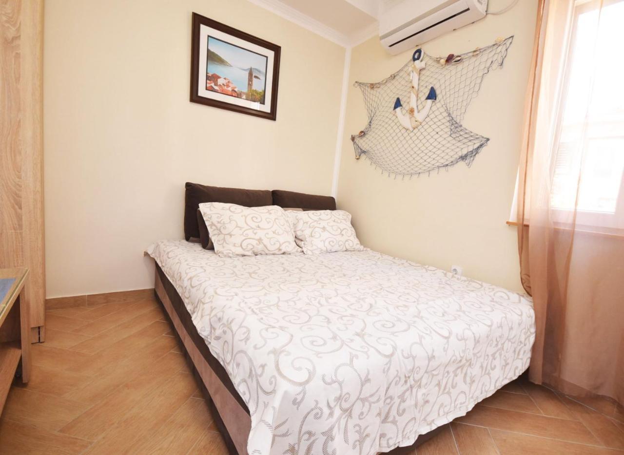 Vila Kula 1830 Apartments Herceg Novi Exterior foto