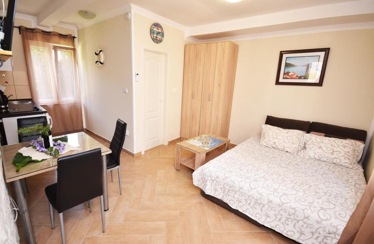 Vila Kula 1830 Apartments Herceg Novi Exterior foto
