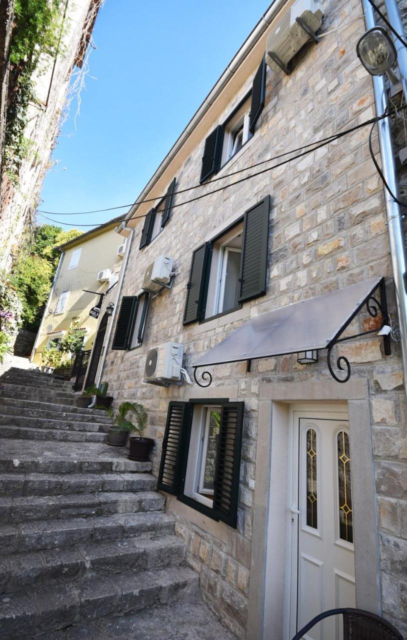 Vila Kula 1830 Apartments Herceg Novi Exterior foto